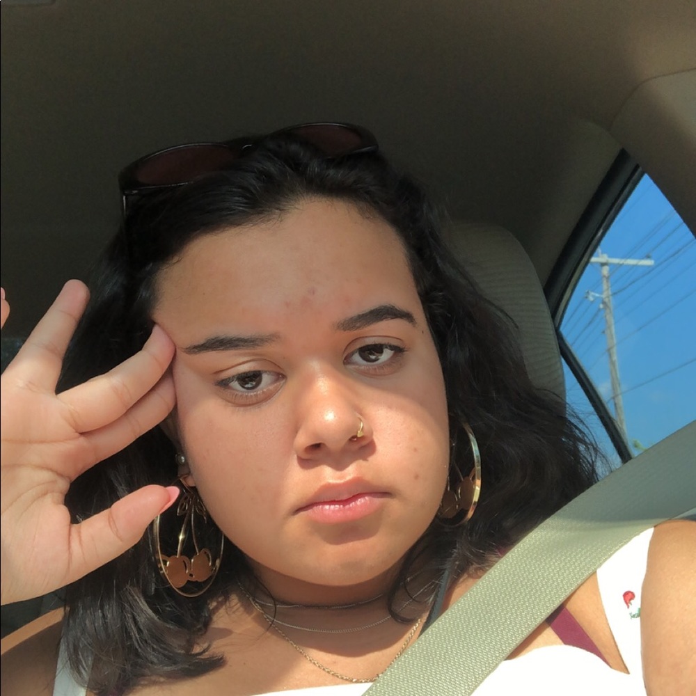 Meet your Posher, Laryssa
